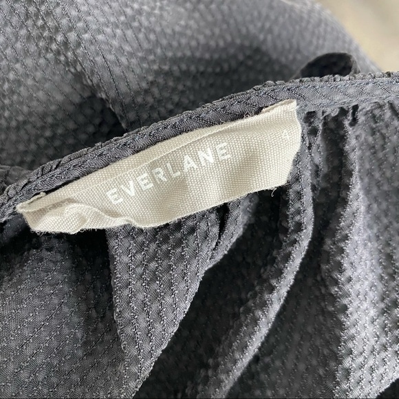 EVERLANE The Shirred Cupro Blouse 4 Black - Picture 8 of 9